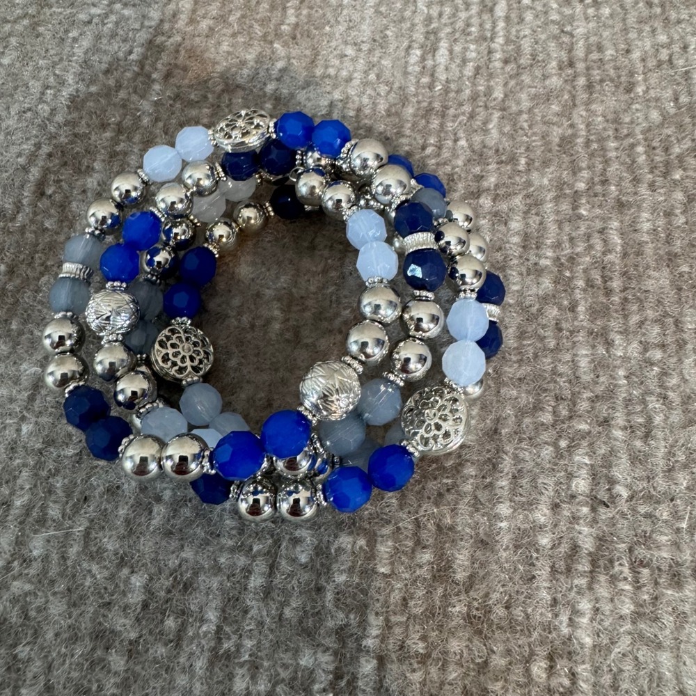 Memory Wire Wrap Bracelet Women OS Blue Silver Tone Beaded Layered Coastal Boho